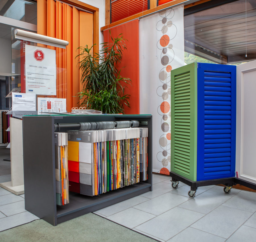  Echantillons de diverses couleurs pour stores dans les locaux Storio